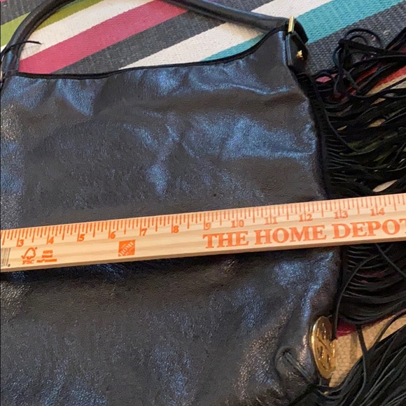 TORY BURCH fringe purse. - Picture 4 of 16